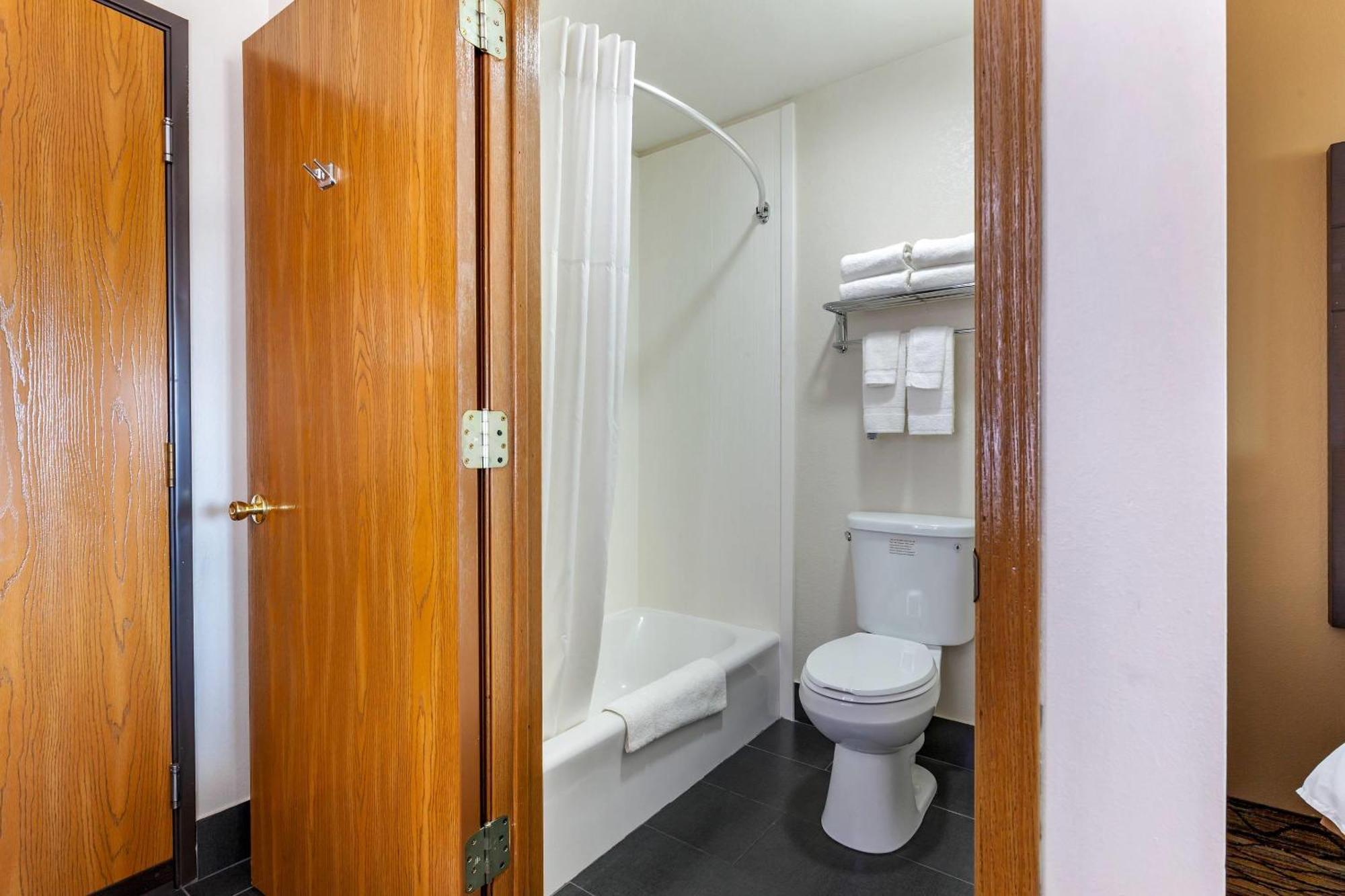Quality Inn New London Kültér fotó